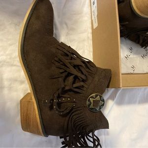 Suede fringe booties, size 8.5, worn once, very good condition- stored in box